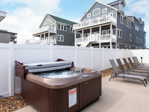 Luxurious Oceanfront Estate in Kill Devil Hills - Perfect for Large Groups